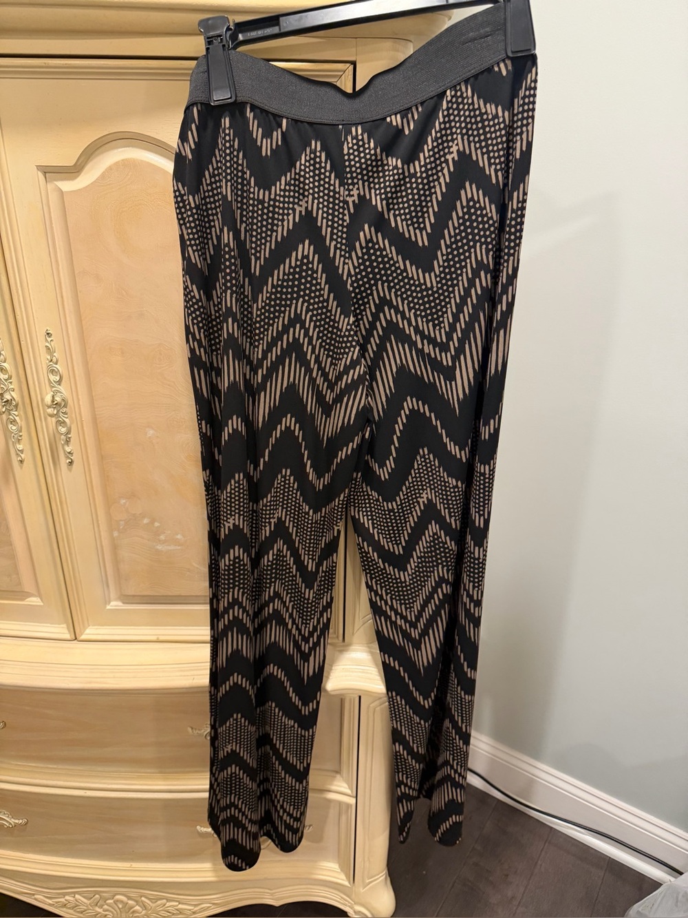 Black & Tan Zigzag women's silky Stretch Pull-On Pants